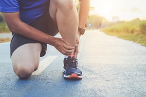 Signs to Go to a Podiatrist for Ankle Pain
